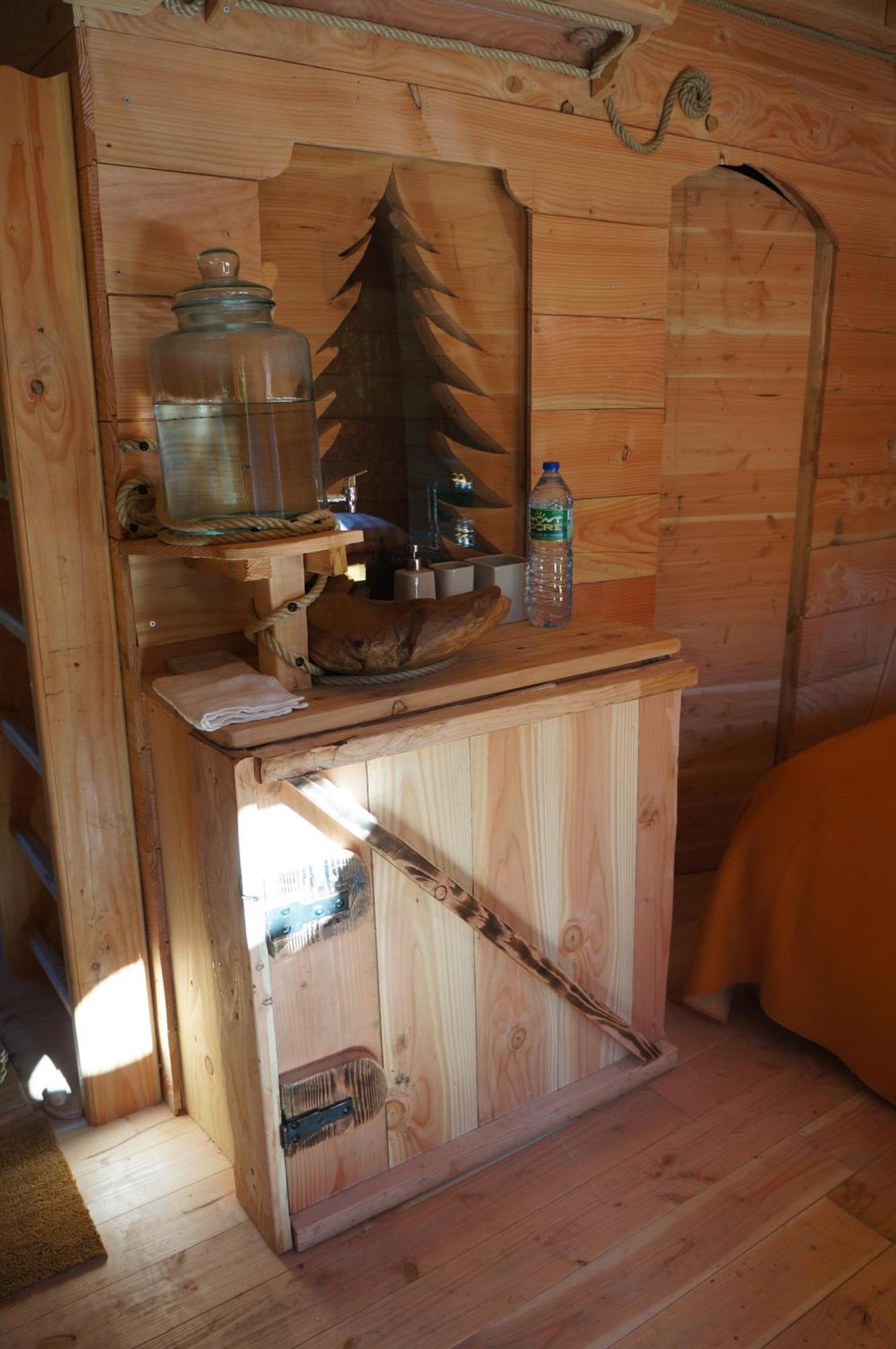 Cabanes Des Volcans La Tour-d'Auvergne Room photo